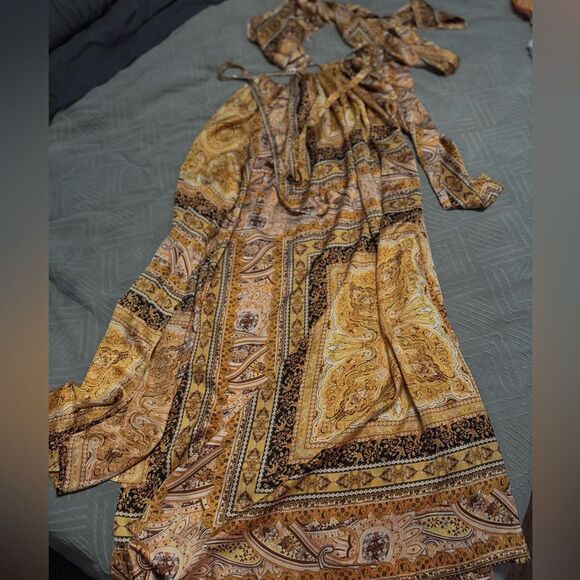 Vibrant Yellow and Brown Halter Dress NWOT - Fasion Nova - Picture 8 of 12